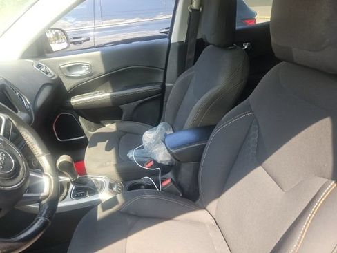 Used 2020 Jeep Compass Sport w/ Cold Weather Group FWD image 6