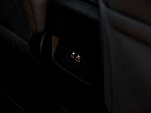 Used 2022 Nissan Frontier SV image 36