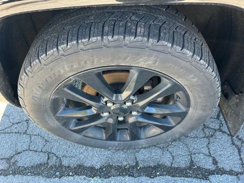 Used 2017 Jeep Grand Cherokee Altitude AWD/4WD image 8