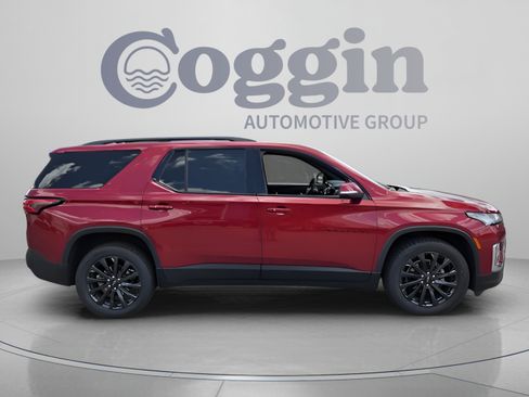Used 2023 Chevrolet Traverse RS FWD image 6