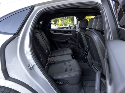 Certified 2026 Porsche Cayenne Coupe AWD/4WD image 51