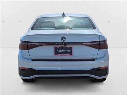 New 2025 Volkswagen Jetta SE image 7