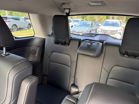 New 2026 Nissan Pathfinder SL w/ SL Premium Package FWD image 31