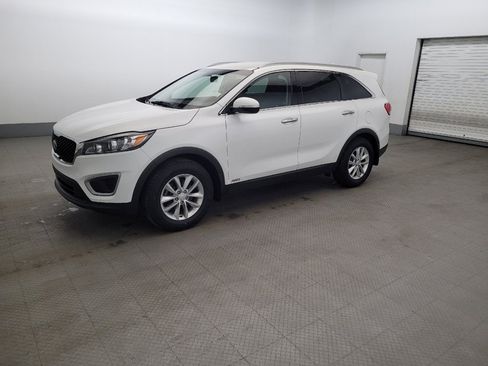 Used 2018 Kia Sorento AWD image 2