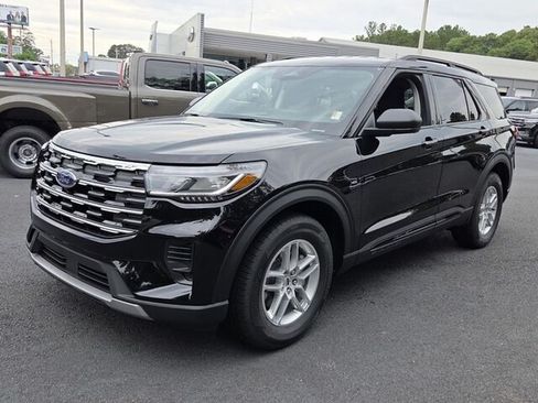 New 2026 Ford Explorer Active RWD image 3