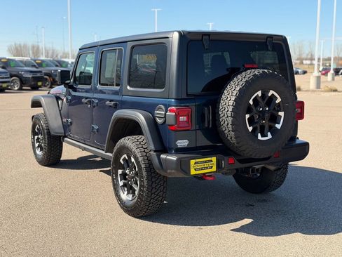 Used 2025 Jeep Wrangler Unlimited Rubicon AWD/4WD image 8