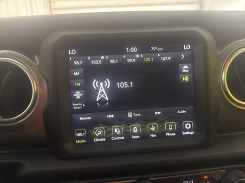 Used 2020 Jeep Wrangler Unlimited Sahara w/ Uconnect 4C Nav & Sound Group image 14