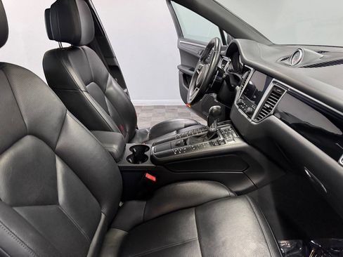 Used 2018 Porsche Macan S image 54