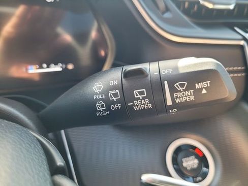 New 2025 Jeep Grand Cherokee L Altitude image 27