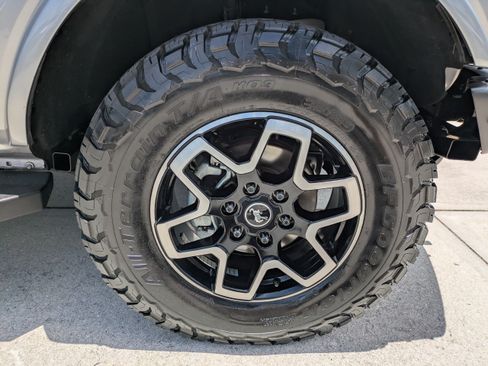 Used 2021 Ford Bronco Outer Banks AWD/4WD image 11
