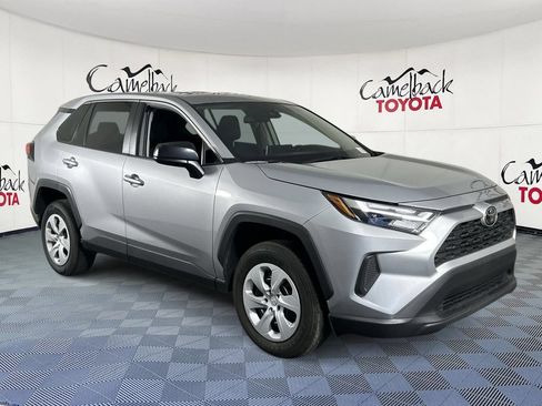 Used 2025 Toyota RAV4 LE AWD/4WD image 3