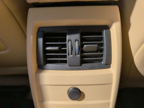 Used 2014 BMW 320i Sedan image 36