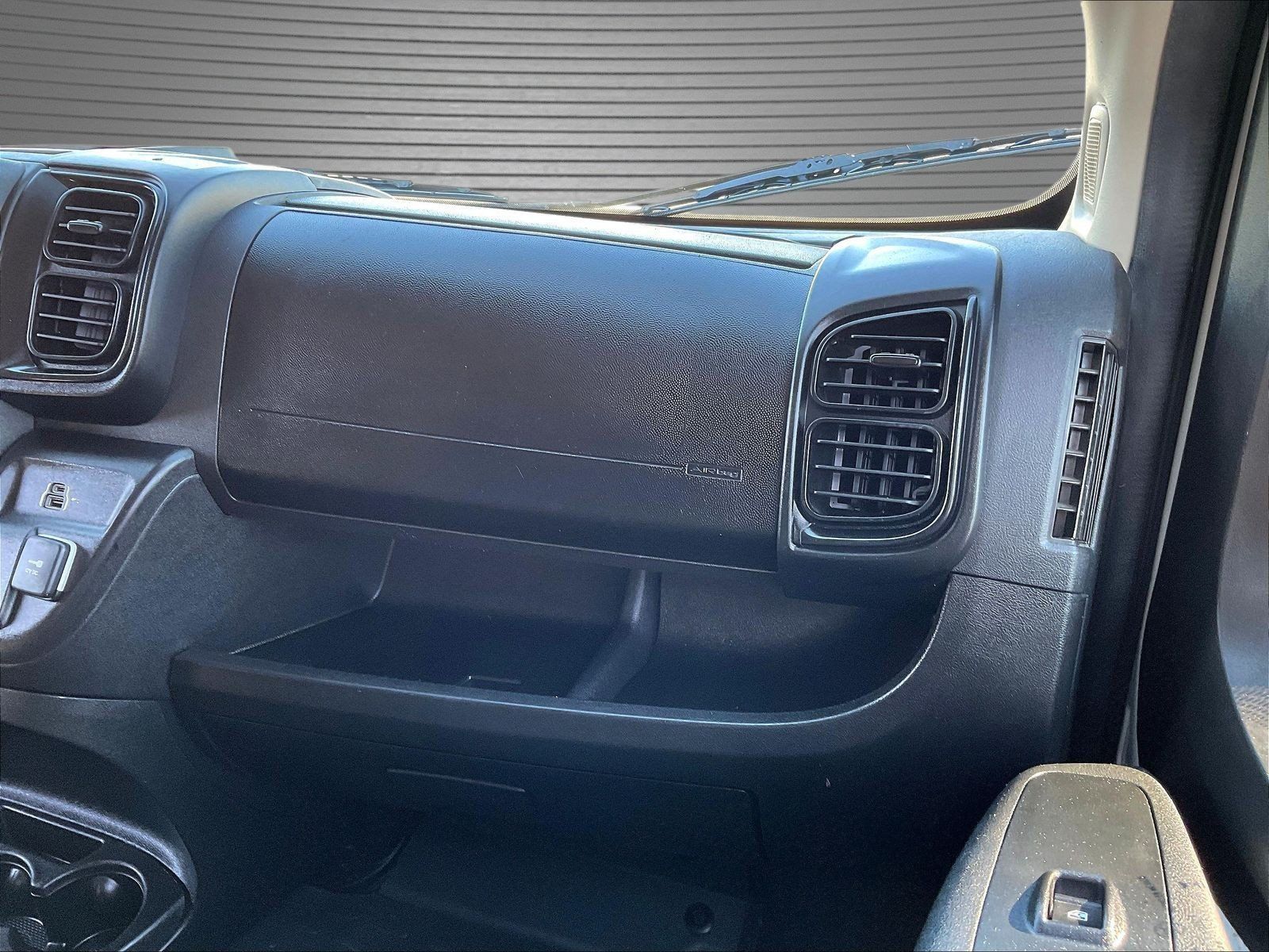 Used 2025 RAM ProMaster 2500 w/ Convenience Group FWD image 23