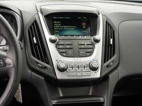 Used 2017 Chevrolet Equinox LS AWD/4WD image 22