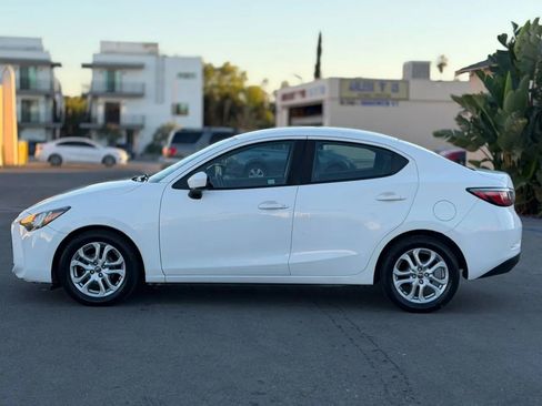 Used 2017 Toyota Yaris iA image 7