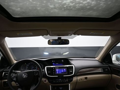 Used 2016 Honda Accord EX image 25