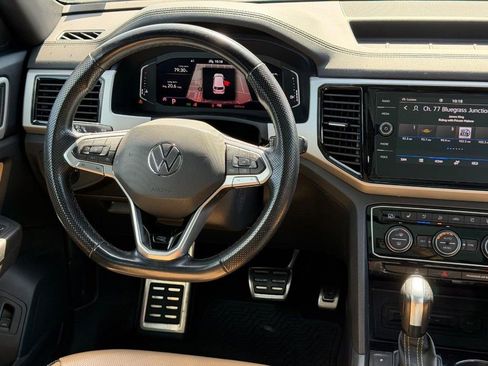 Used 2022 Volkswagen Atlas Cross Sport SEL Premium R-Line AWD/4WD image 12