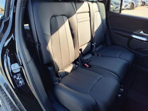 New 2025 Mercedes-Benz GLB 250 image 12