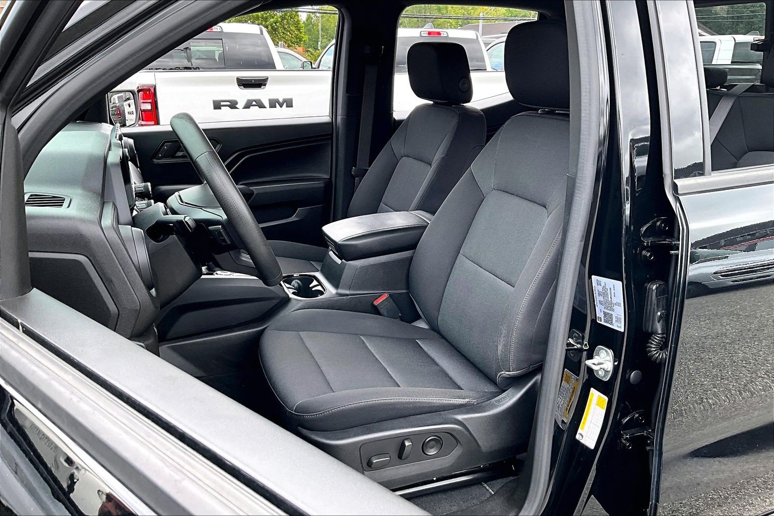Used 2024 Chevrolet Colorado Trail Boss w/ LPO, Dark Essentials Package AWD/4WD image 20