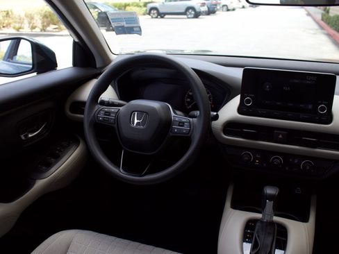 Used 2025 Honda HR-V LX image 16