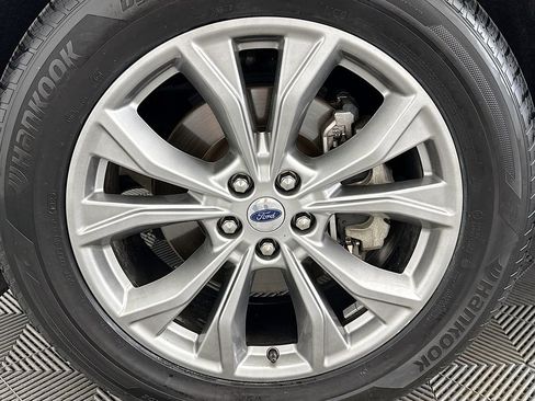 Used 2023 Ford Explorer Limited w/ Equipment Group 301A image 29