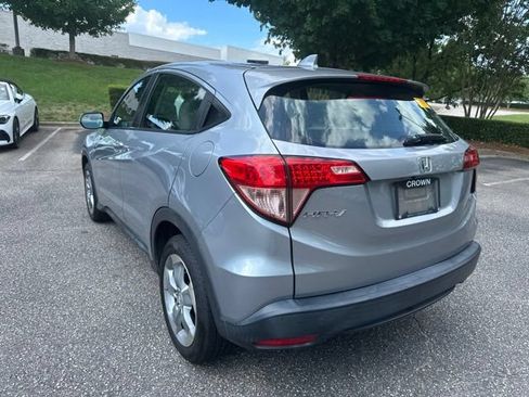 Used 2018 Honda HR-V LX image 7