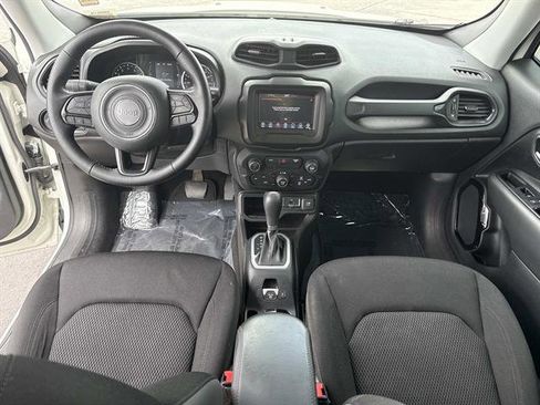 Used 2020 Jeep Renegade Altitude FWD image 15