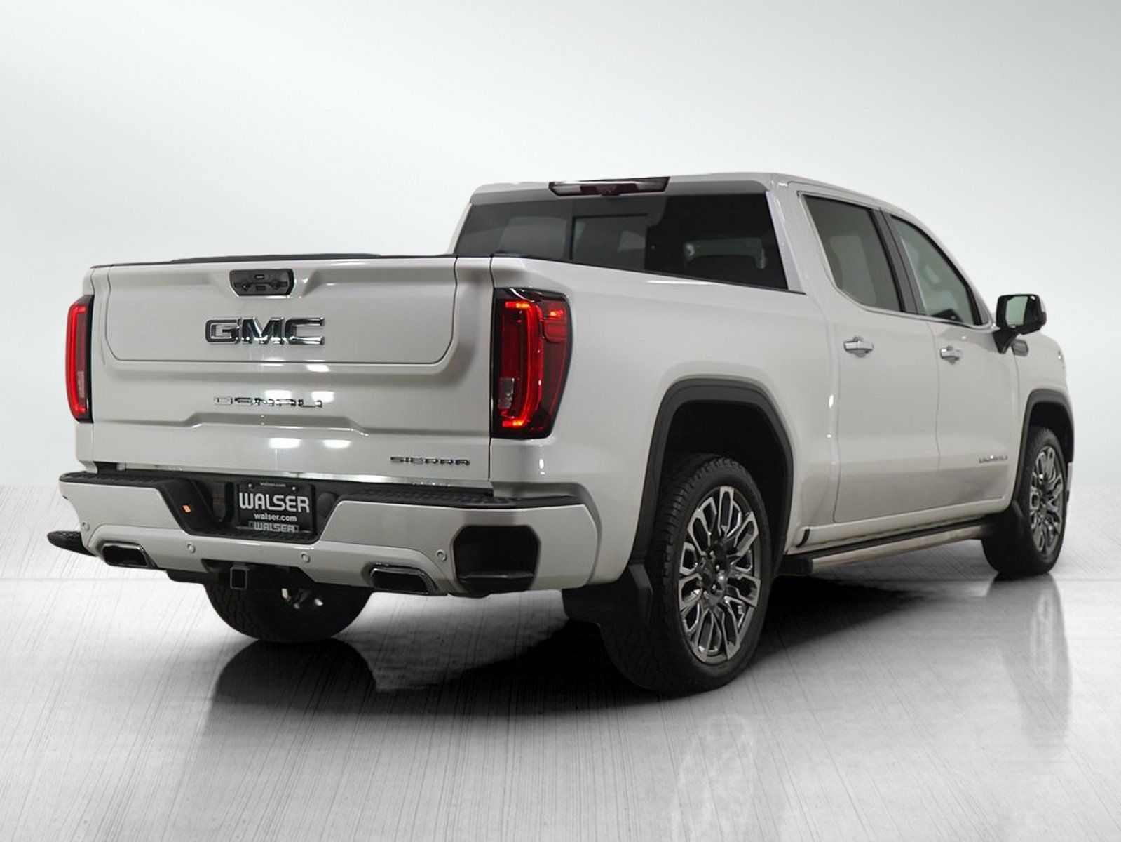 Used 2023 GMC Sierra 1500 Denali Ultimate AWD/4WD image 5