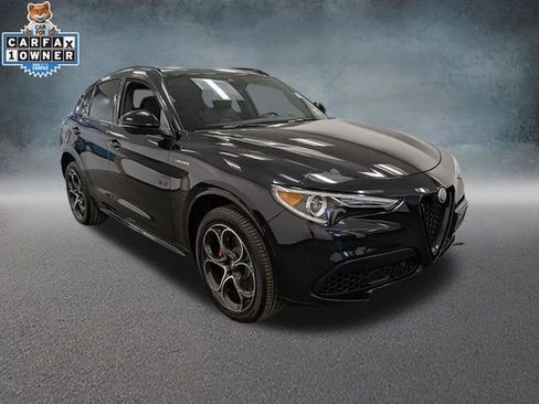 Used 2023 Alfa Romeo Stelvio Veloce AWD/4WD image 3