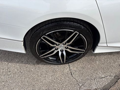 Used 2022 Honda Accord Touring image 32