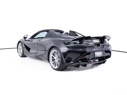 Used 2026 McLaren 750S Spider RWD image 4
