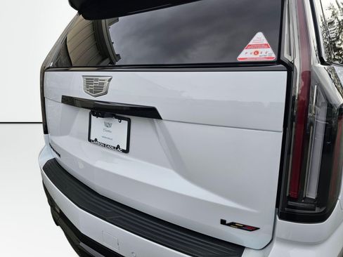 Used 2026 Cadillac Escalade V AWD/4WD image 18