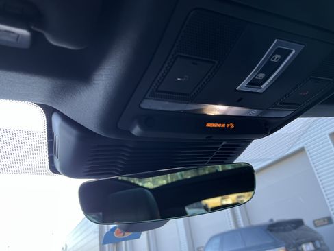 Used 2021 Land Rover Range Rover Evoque S image 22