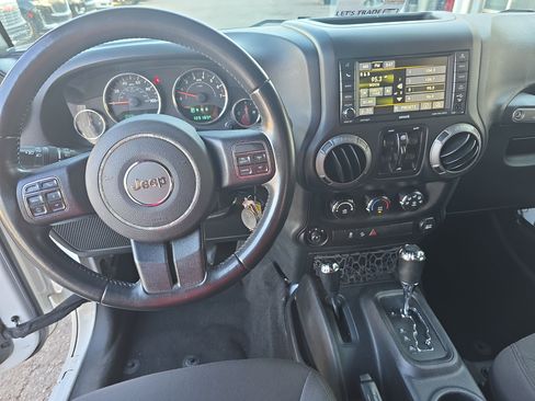 Used 2017 Jeep Wrangler Unlimited Sport w/ Quick Order Package 24S AWD/4WD image 15