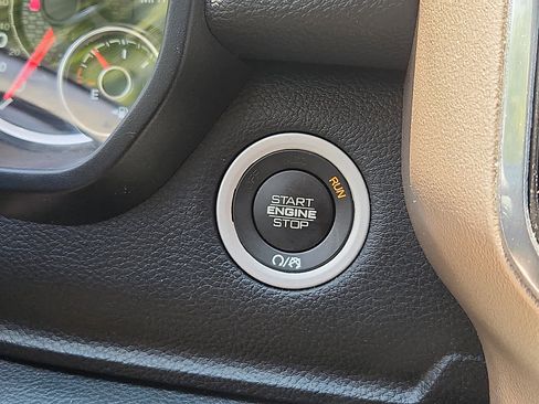 Used 2022 RAM 1500 Laramie image 26