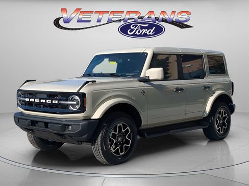 New 2026 Ford Bronco Outer Banks AWD/4WD image 1