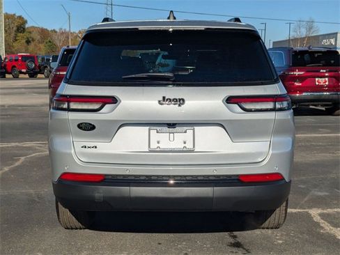 New 2025 Jeep Grand Cherokee L Altitude image 6