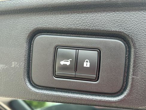 Used 2024 Nissan Pathfinder SV w/ SV Premium Package AWD/4WD image 27