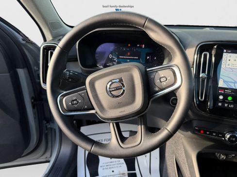 Used 2026 Volvo XC40 B5 Plus AWD/4WD image 13