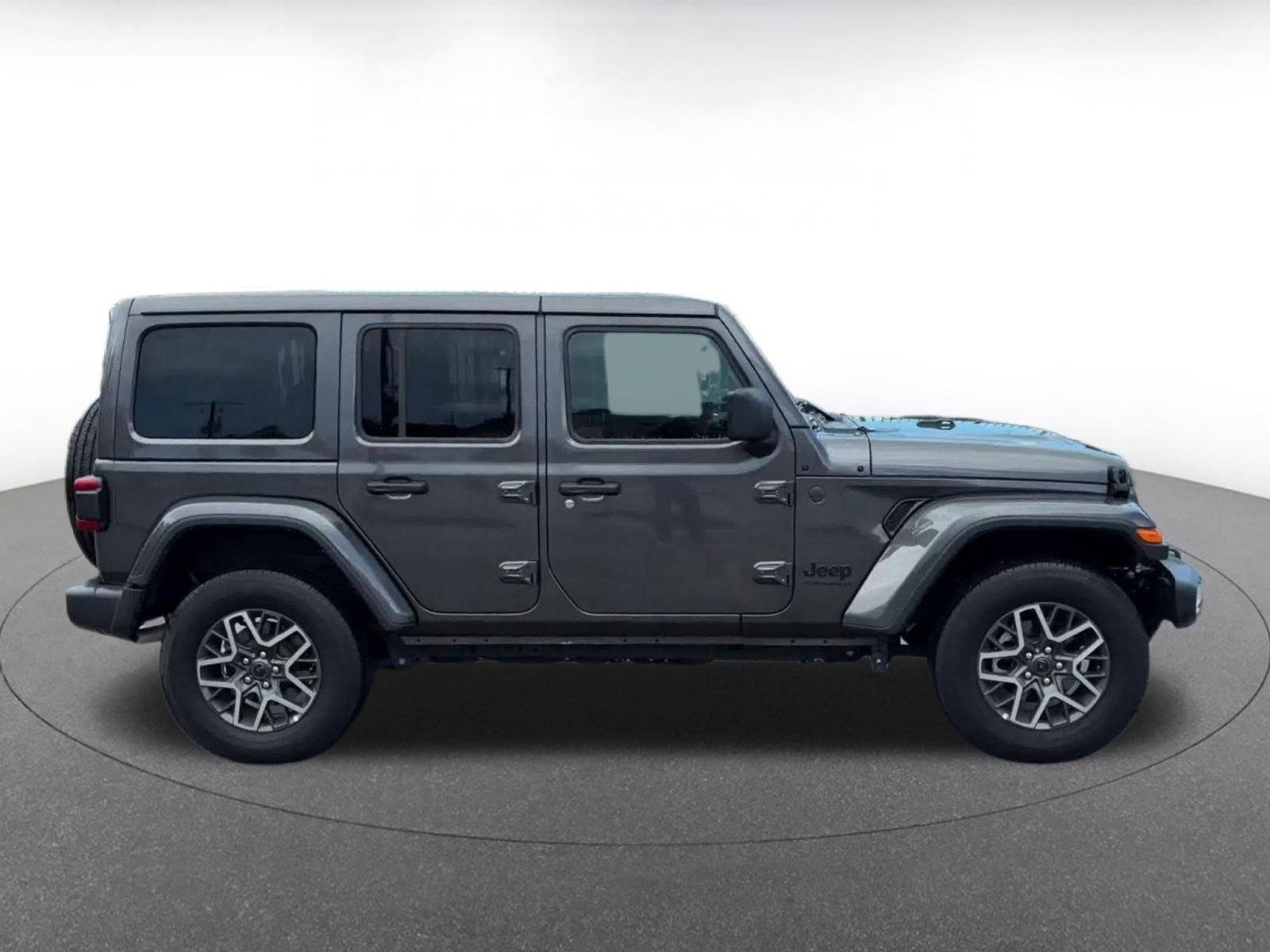 Used 2025 Jeep Wrangler Unlimited Sahara AWD/4WD image 15