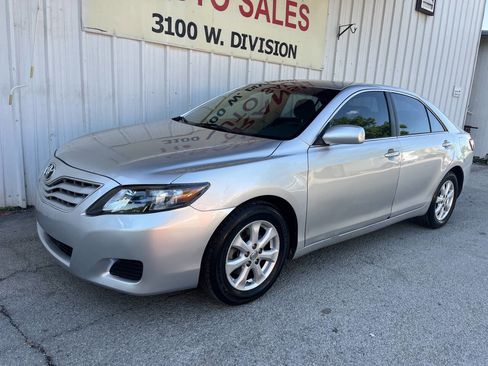 Used 2011 Toyota Camry LE image 4