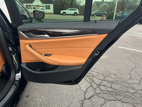 Used 2023 BMW 540i xDrive w/ Convenience Package image 26