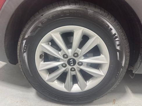 Used 2020 Kia Sorento LX w/ LX I4 Convenience Package FWD image 6