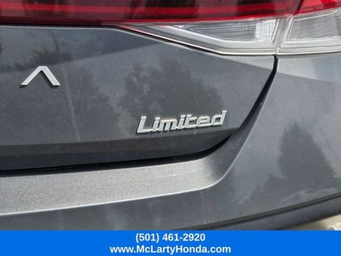 Used 2024 Hyundai Elantra Limited FWD image 10