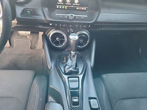 Used 2020 Chevrolet Camaro LT image 11