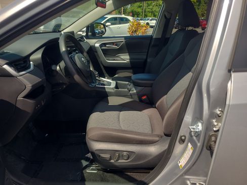 Certified 2025 Toyota RAV4 XLE AWD/4WD image 16