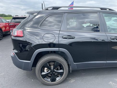 Used 2019 Jeep Cherokee Latitude Plus image 34