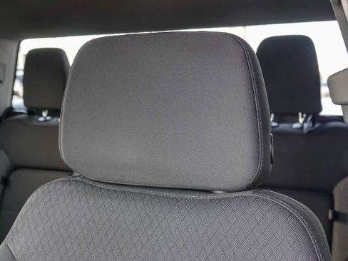 Used 2023 Chevrolet Silverado 1500 LT image 24