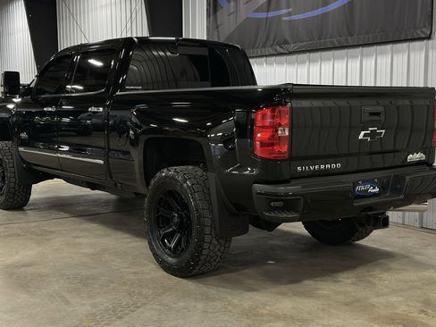 Used 2018 Chevrolet Silverado 3500 High Country image 28