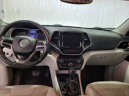 Used 2019 Jeep Cherokee Limited image 4